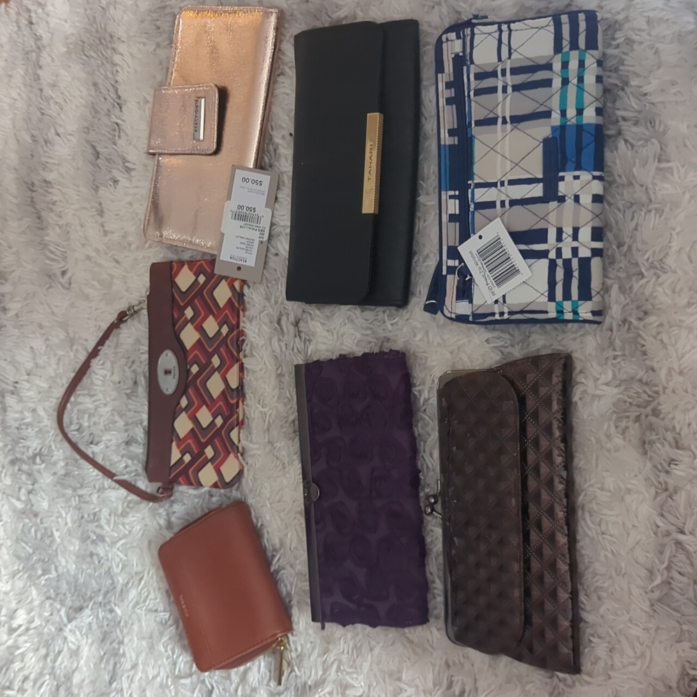 7 Wallets Lot !!   7 Wallets For 1 Price !!